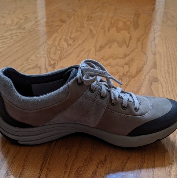 Clarks Unstructured Wavewalk tennis shoes 7 1/2 - Picture 9 of 14